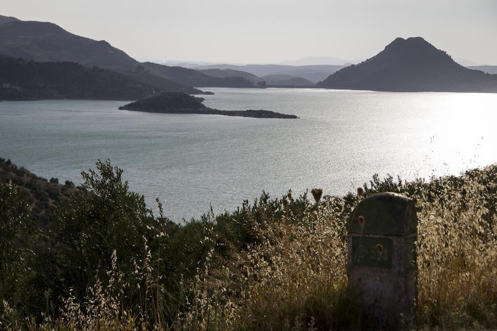 Centro De Ocio Alua Casa Rural Iznajar Lago De Andalucia Exteriör bild